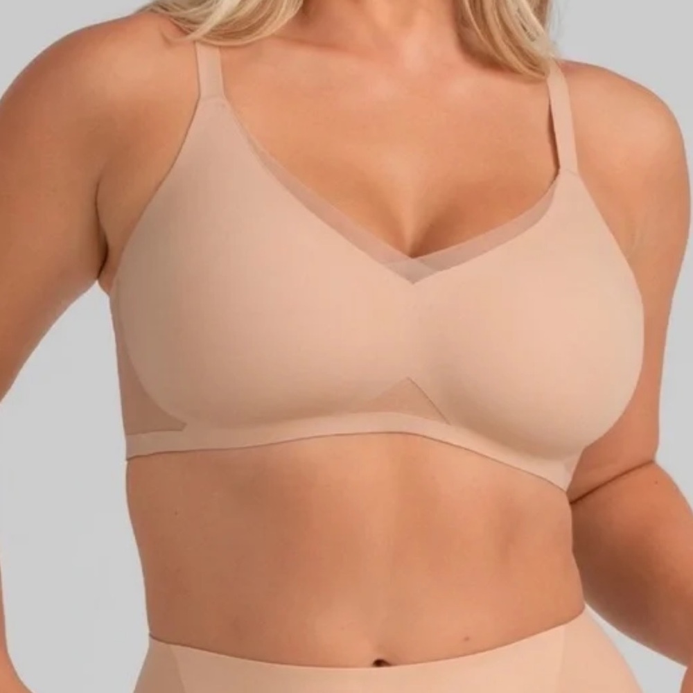 Seamless Tan Wireless Crossover Bra